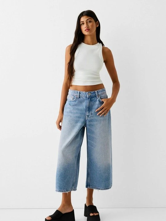 Zdjęcie produktu Jeansy Relaxed Fit Bershka granatowy