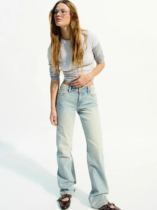 Zdjęcie produktu Jeansy Relaxed Fit Bershka