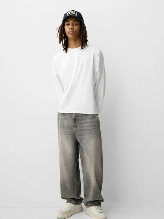 Zdjęcie produktu Jeansy Relaxed Fit Bershka szary