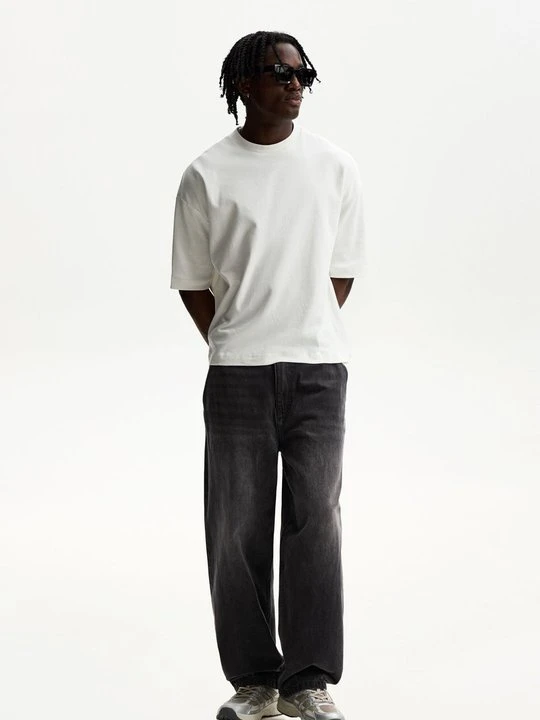 Zdjęcie produktu Jeansy Relaxed Fit Bershka czarny