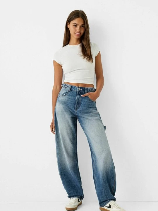 Zdjęcie produktu Jeansy Relaxed Fit Bershka jasnoniebieski denim