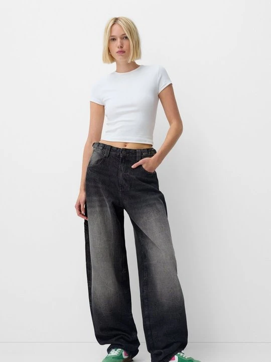 Zdjęcie produktu Jeansy Relaxed Fit Bershka