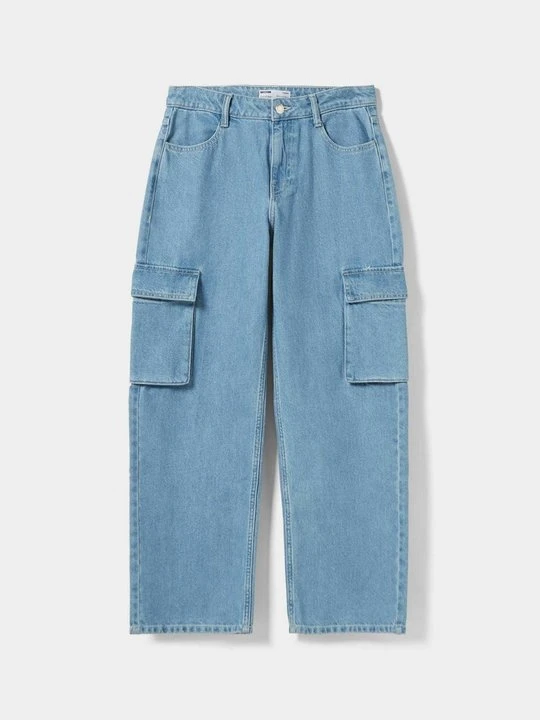 Zdjęcie produktu Jeansy Relaxed Fit Bershka jasnoniebieski denim