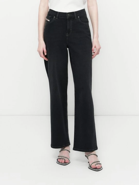 Zdjęcie produktu Jeansy Relaxed Fit Diesel czerwony