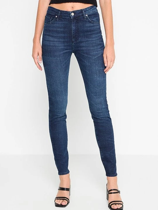 Zdjęcie produktu Jeansy Skinny Fit Armani Exchange granatowy
