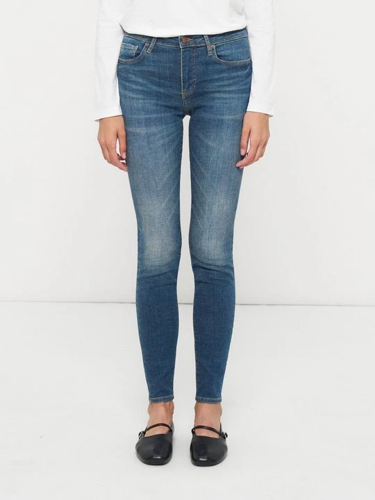 Zdjęcie produktu Jeansy Skinny Fit Armani Exchange niebieski denim