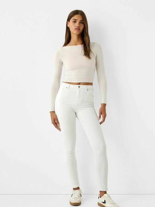 Zdjęcie produktu Jeansy Skinny Fit Bershka biały