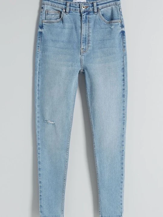 Zdjęcie produktu Jeansy Skinny Fit Bershka niebieski denim
