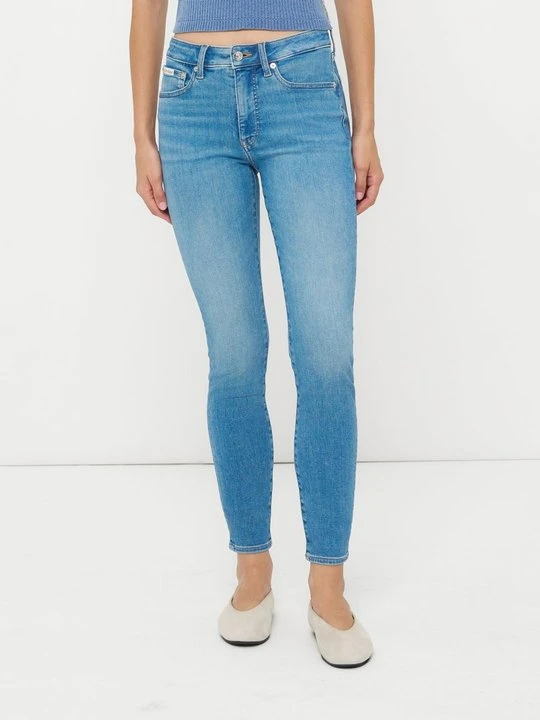 Zdjęcie produktu Jeansy Skinny Fit Calvin Klein Jeans niebieski