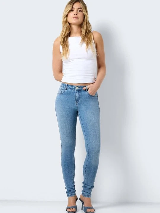 Zdjęcie produktu Jeansy Skinny Fit Noisy May jasnoniebieski denim