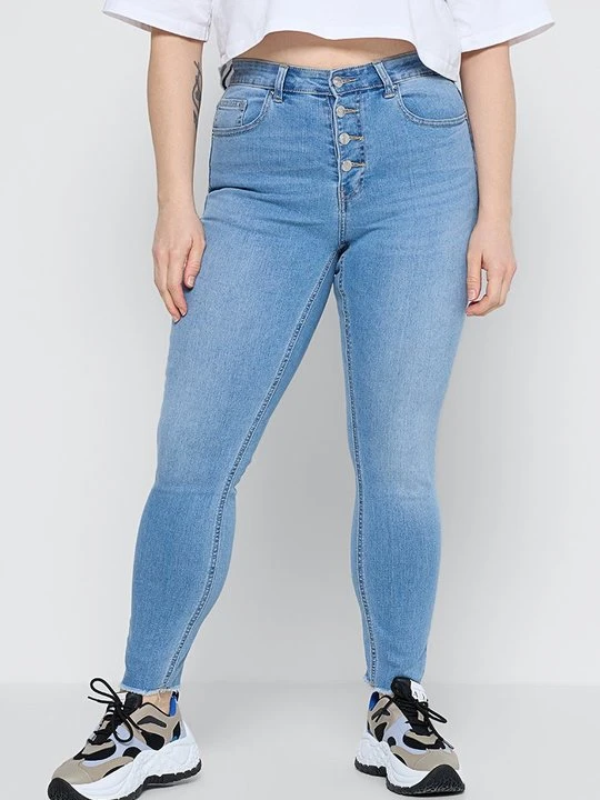 Zdjęcie produktu Jeansy Skinny Fit ONLY Carmakoma niebieski