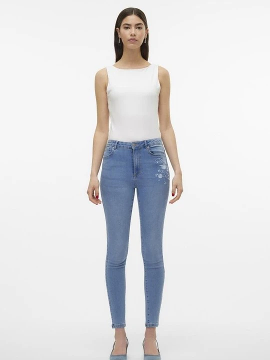 Zdjęcie produktu Jeansy Skinny Fit Vero Moda niebieski denim