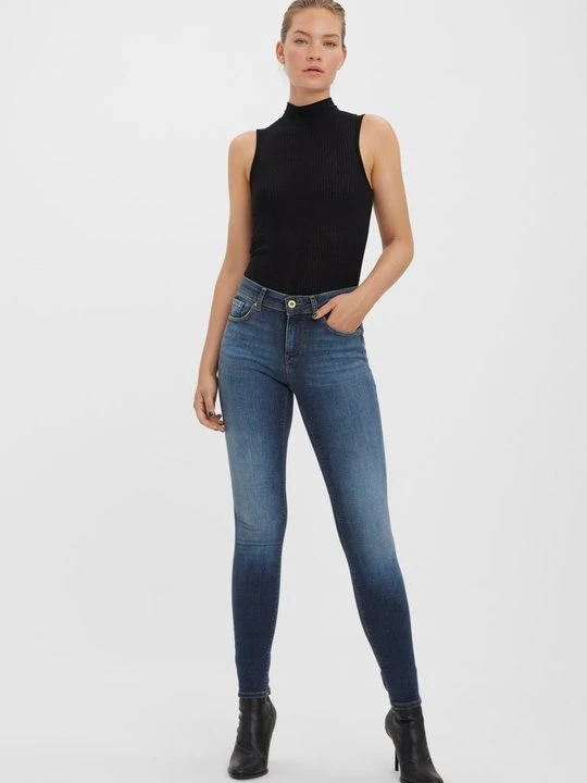 Zdjęcie produktu Jeansy Skinny Fit Vero Moda ciemnoniebieski