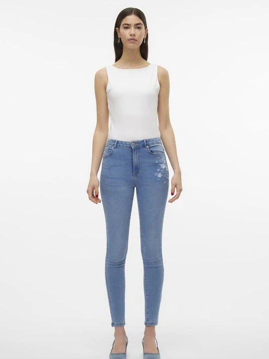 Zdjęcie produktu Jeansy Skinny Fit Vero Moda niebieski denim