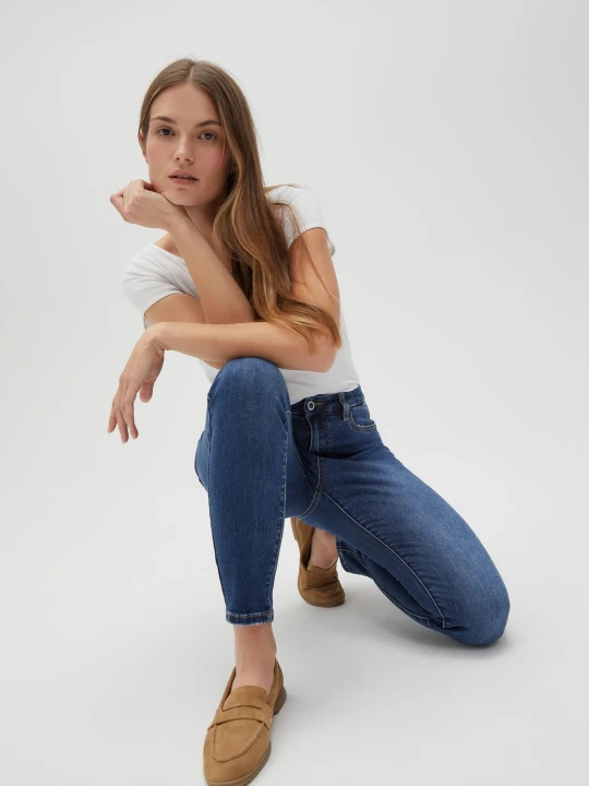Zdjęcie produktu Jeansy skinny ze średnim stanem niebieskie Moodo