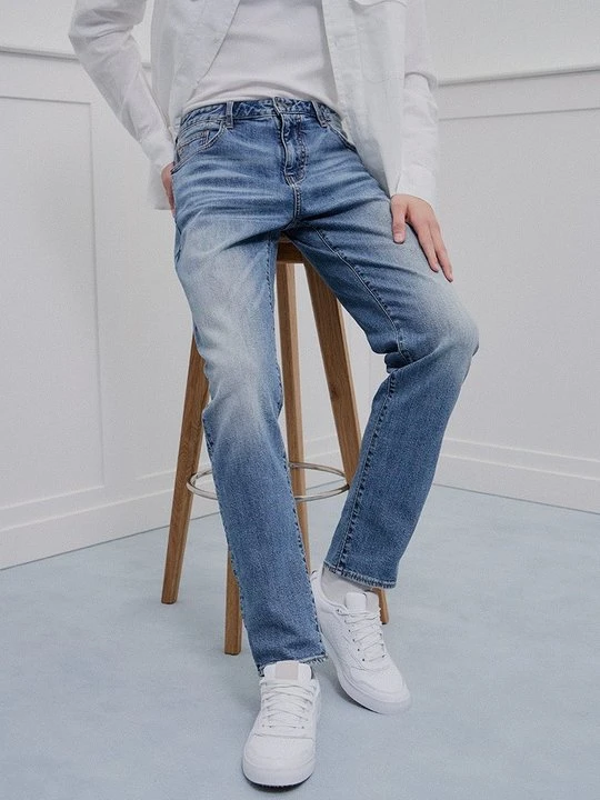 Zdjęcie produktu Jeansy Slim Fit Armani Exchange granatowy