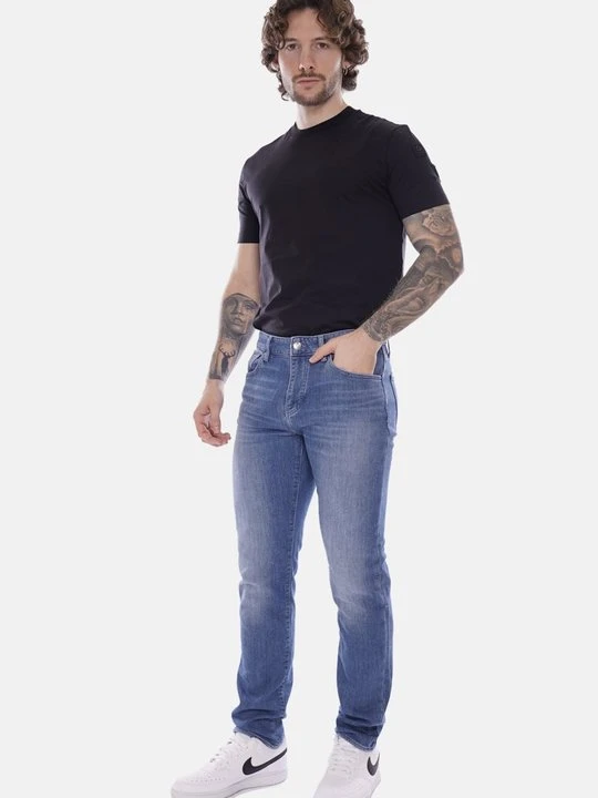 Zdjęcie produktu Jeansy Slim Fit Armani Exchange niebieski denim