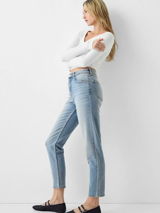 Zdjęcie produktu Jeansy Slim Fit Bershka jasnoniebieski denim