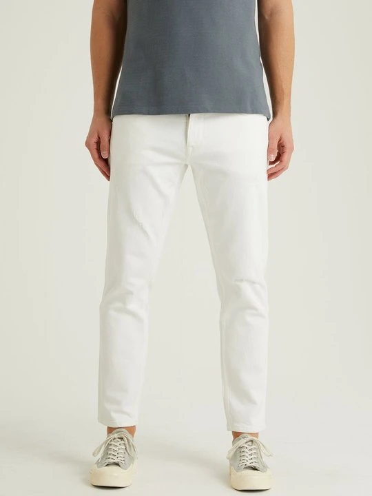 Zdjęcie produktu Jeansy Slim Fit CHASIN' biały