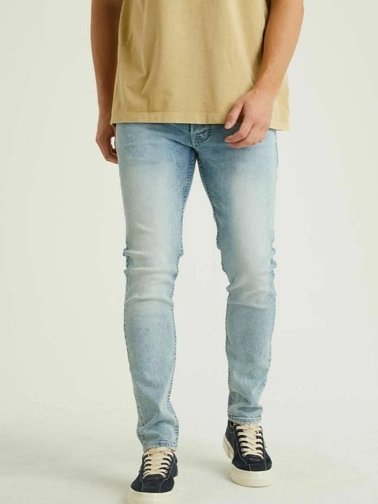Zdjęcie produktu Jeansy Slim Fit CHASIN' jasnoniebieski