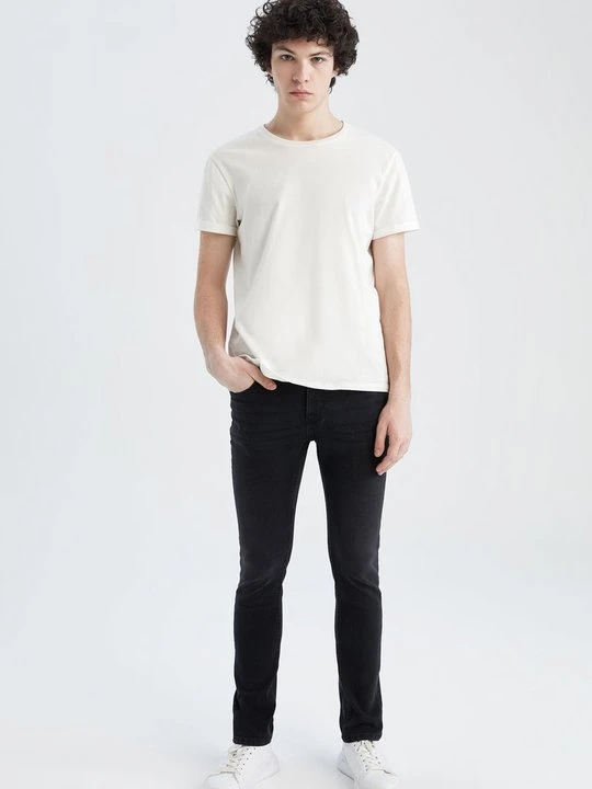 Zdjęcie produktu Jeansy Slim Fit DeFacto czarny