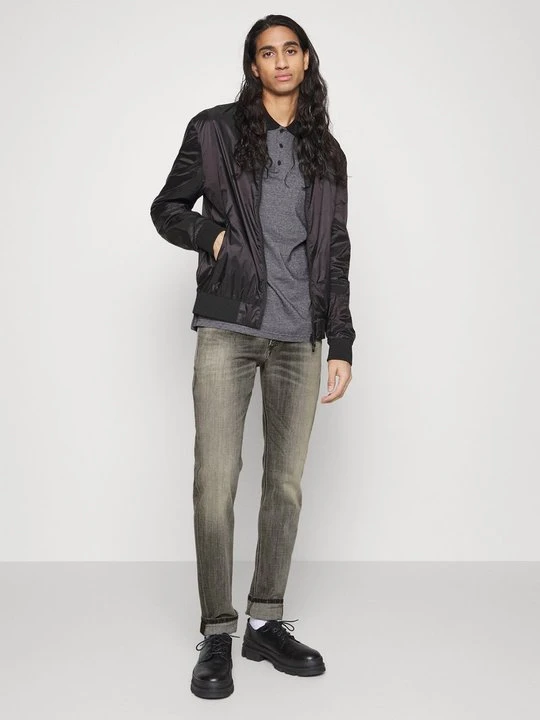 Zdjęcie produktu Jeansy Slim Fit Diesel