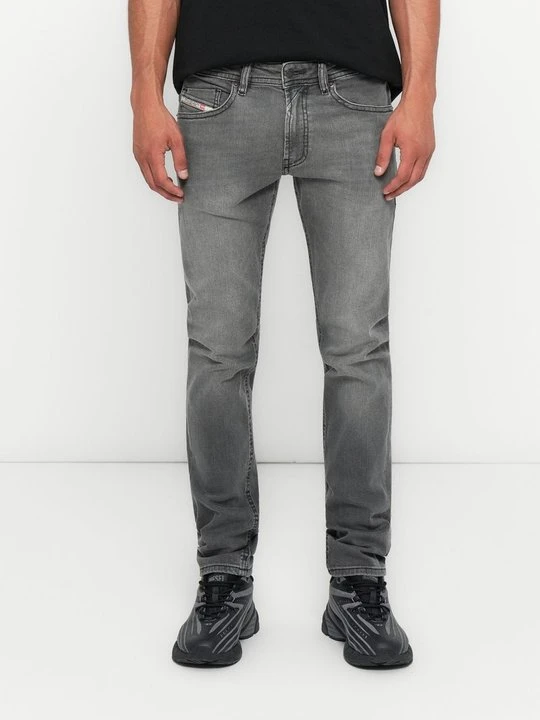 Zdjęcie produktu Jeansy Slim Fit Diesel czerwony