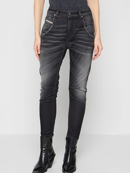 Zdjęcie produktu Jeansy Slim Fit Diesel