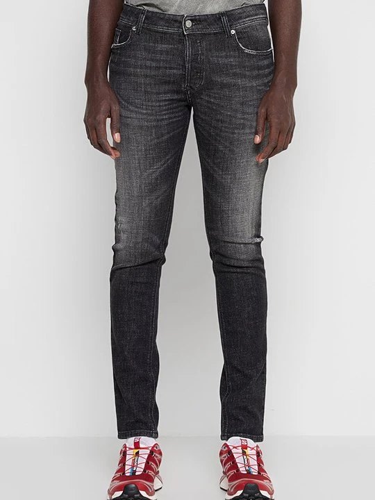Zdjęcie produktu Jeansy Slim Fit Diesel