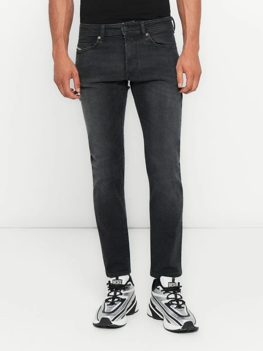Zdjęcie produktu Jeansy Slim Fit Diesel czerwony