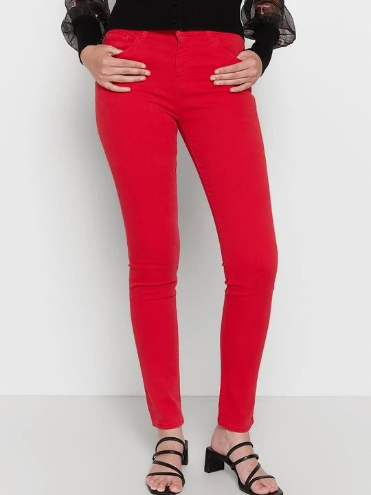 Zdjęcie produktu Jeansy Slim Fit Emporio Armani czerwony