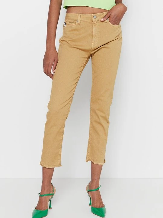 Zdjęcie produktu Jeansy Slim Fit LOVE MOSCHINO ochra