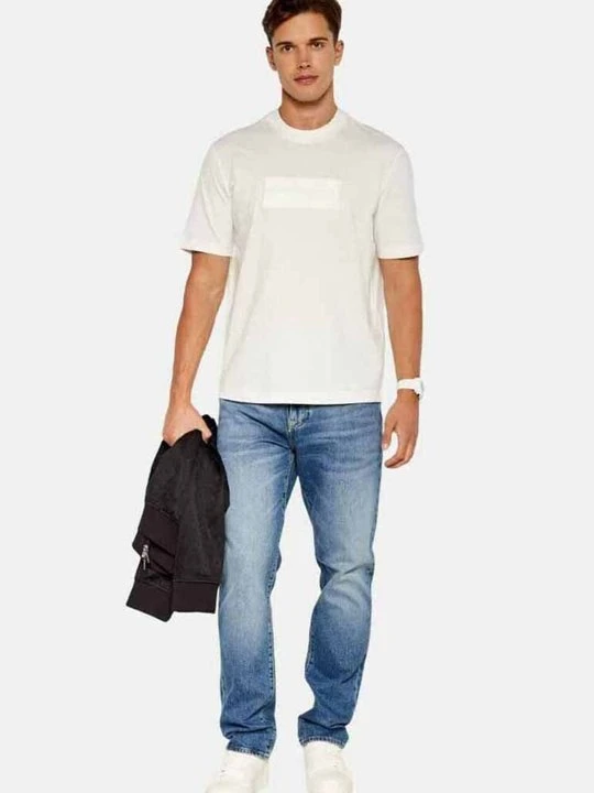 Zdjęcie produktu Jeansy Straight Leg Armani Exchange jasnoniebieski denim