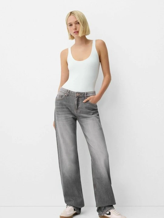 Zdjęcie produktu Jeansy Straight Leg Bershka jasnoszary