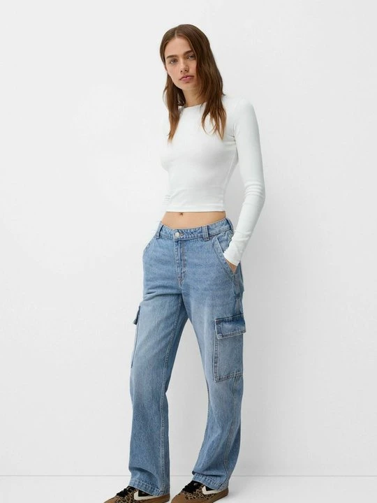 Zdjęcie produktu Jeansy Straight Leg Bershka jasnoniebieski denim