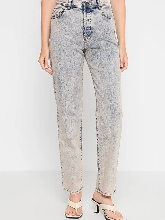 Zdjęcie produktu Jeansy Straight Leg Diesel niebieski