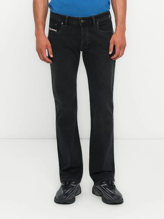 Zdjęcie produktu Jeansy Straight Leg Diesel czerwony