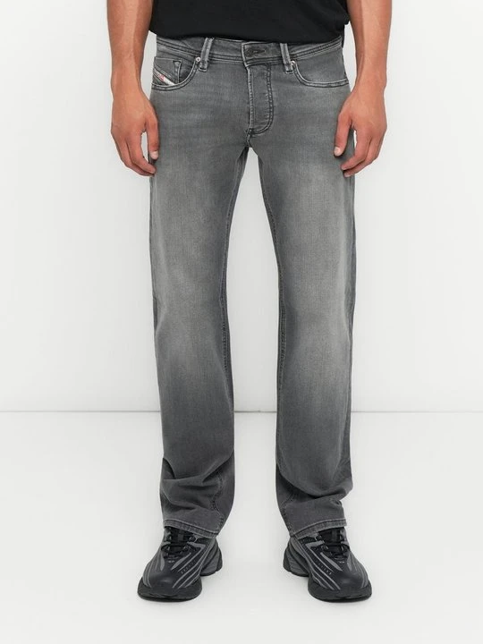 Zdjęcie produktu Jeansy Straight Leg Diesel czerwony
