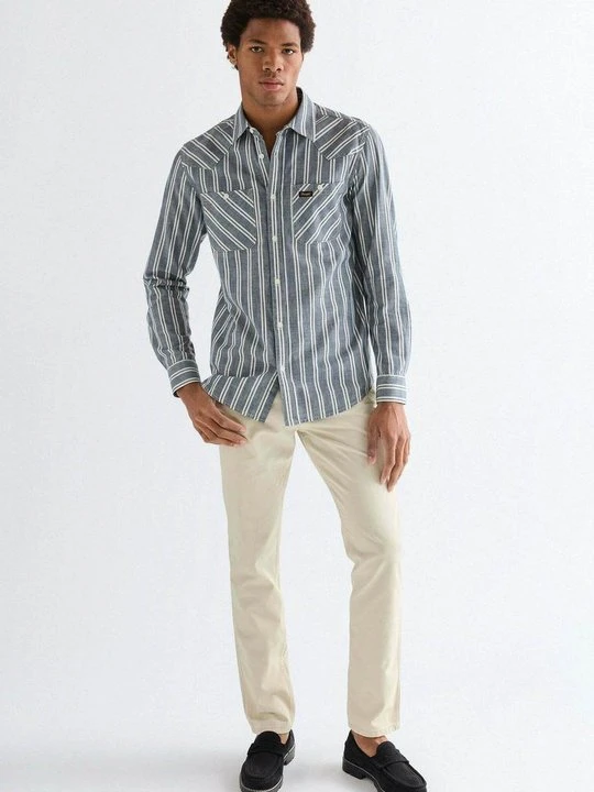Zdjęcie produktu Jeansy Straight Leg Wrangler beżowy