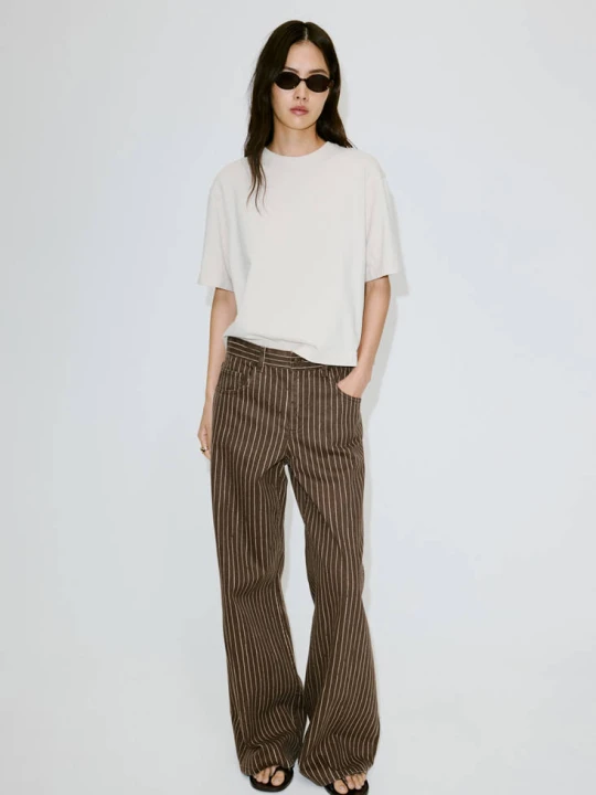 Zdjęcie produktu Jeansy wide leg w paski czekoladowy - Kobieta - MANGO