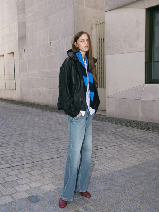 Zdjęcie produktu Jeansy wide leg z kieszeniami średni niebieski - Kobieta - MANGO