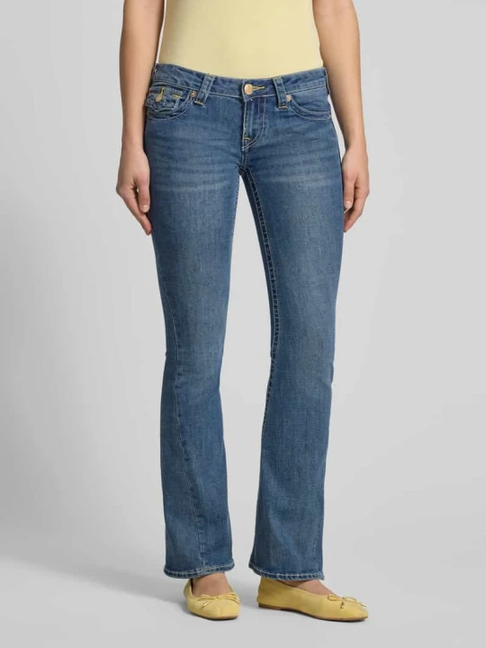 Zdjęcie produktu Jeansy z niskim stanem o rozkloszowanym kroju w 5 kieszeni model 'JOEY' True Religion Jeansowy niebieski