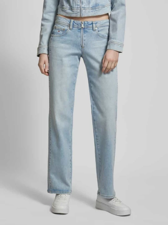 Zdjęcie produktu Jeansy z niskim stanem, prostą nogawką i 5 kieszeniami model ‘SOPHIE’ Tommy Jeans Jasnoniebieski