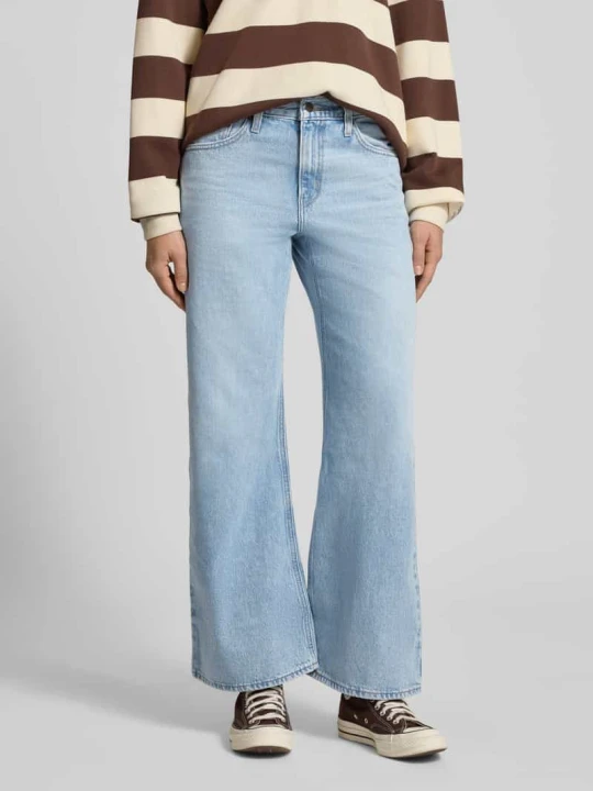 Zdjęcie produktu Jeansy z poszerzaną nogawką i 5 kieszeniami Levi's Jasnoniebieski