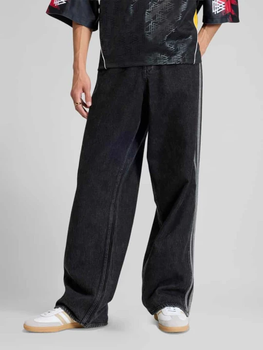 Zdjęcie produktu Jeansy z szerokimi nogawkami z czystej bawełny z detalem z logo adidas Originals Czarny