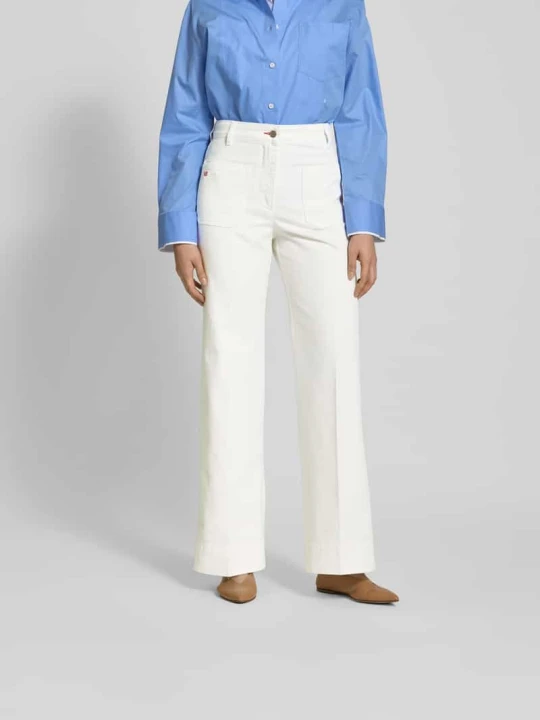 Zdjęcie produktu Jeansy z wyhaftowanym logo Victoria Beckham Biały