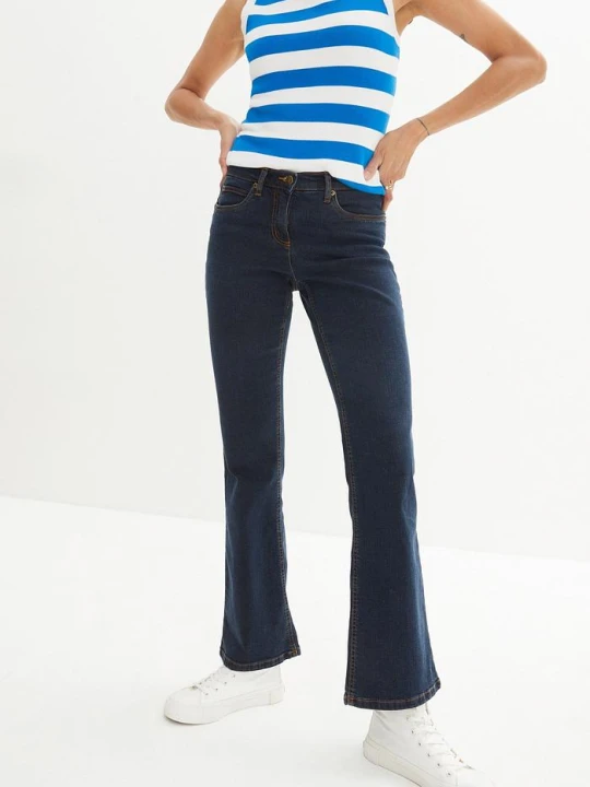 Zdjęcie produktu Jeansy ze stretchem o kroju bootcut i wysokim stanem BonPrix niebieski