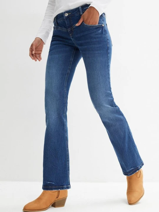 Zdjęcie produktu Jeansy ze stretchem o kroju bootcut, mid waist BonPrix niebieski