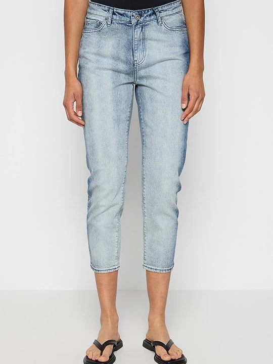Zdjęcie produktu Jeansy Zwężane Armani Exchange jasnoniebieski