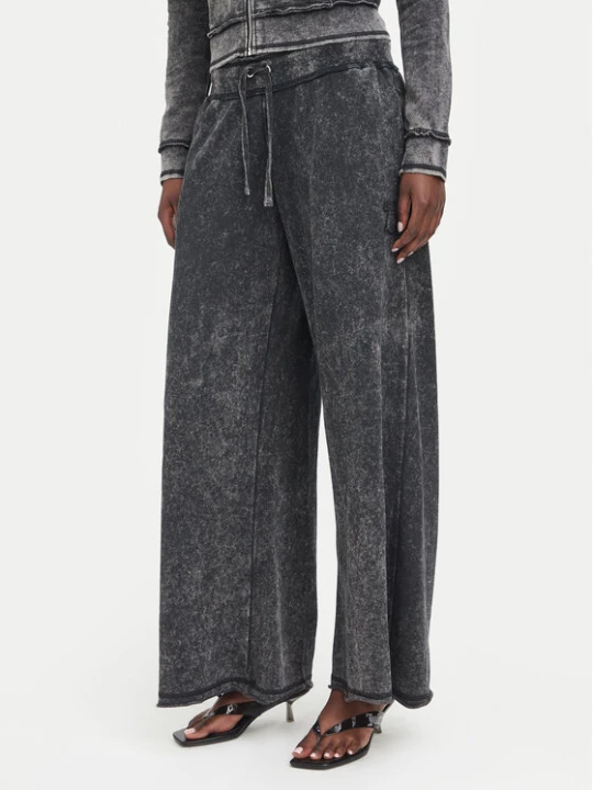 Zdjęcie produktu Juicy Couture Spodnie dresowe JCWBJ226321 Czarny Relaxed Fit